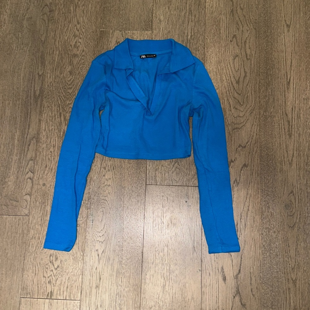 Zara- cropped long sleeve v-neck top